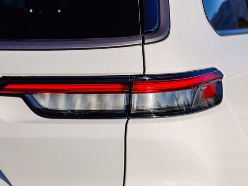 New 2026 Jeep Grand Cherokee L Limited image 9