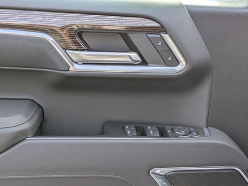 New 2026 GMC Sierra 1500 Elevation w/ X31 Off-Road Package AWD/4WD image 11