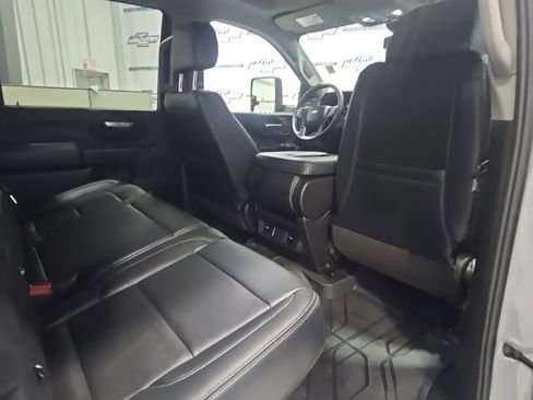Used 2025 Chevrolet Silverado 2500 Custom w/ Custom Value Package image 22
