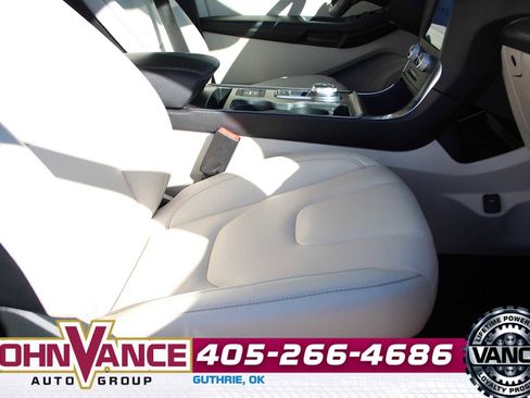 Used 2022 Ford Edge Titanium image 19
