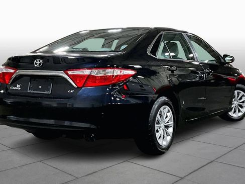 Used 2016 Toyota Camry LE image 12