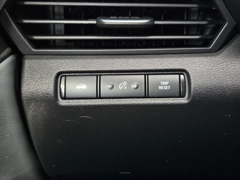 Used 2025 Nissan Altima 2.5 SV FWD image 21