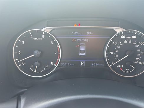 Used 2025 Nissan Altima 2.5 SV FWD image 14