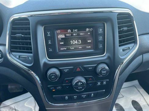 Used 2016 Jeep Grand Cherokee Laredo AWD/4WD image 26