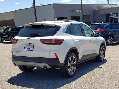 Used 2023 Ford Escape Platinum AWD/4WD image 5