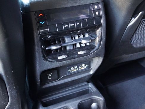 Used 2022 Jeep Grand Cherokee L Laredo image 26