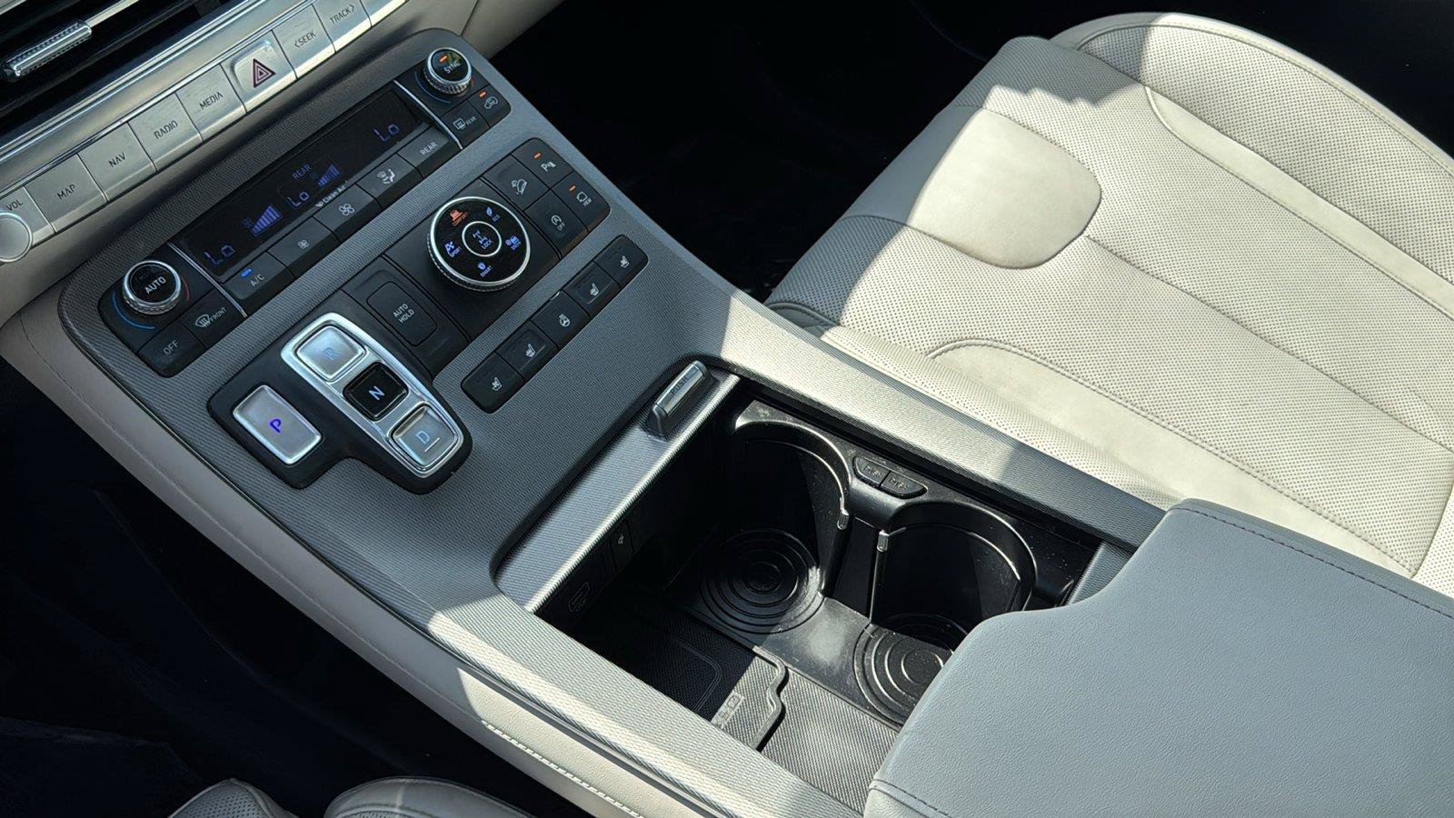 Used 2021 Hyundai Palisade Limited AWD/4WD image 19