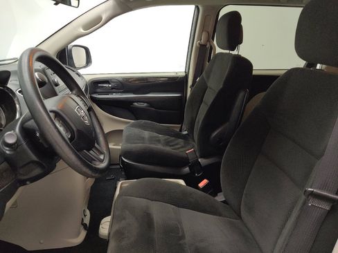 Used 2016 Dodge Grand Caravan SE w/ Quick Order Package 29E SE FWD image 17