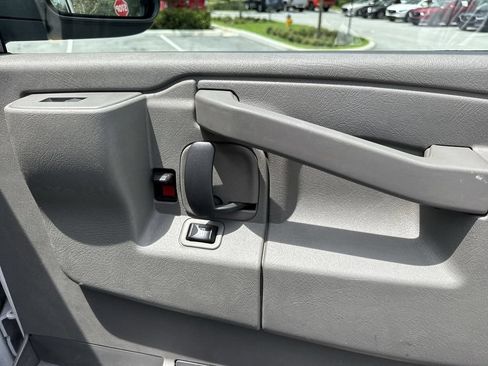 Used 2021 Chevrolet Express 2500 RWD image 42