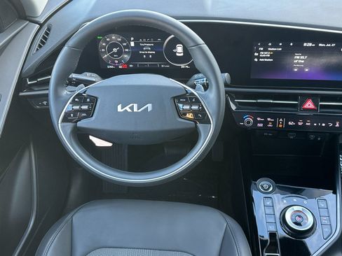 Used 2023 Kia Niro Wind FWD image 14