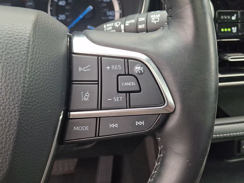 Used 2021 Toyota Highlander Platinum AWD/4WD image 24