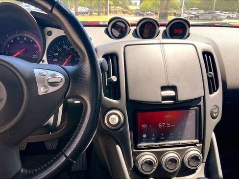 Used 2020 Nissan 370Z Coupe RWD image 19