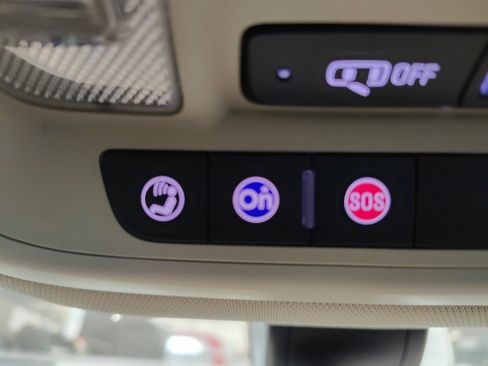 Used 2020 Buick Enclave Essence image 35