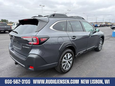 Used 2024 Subaru Outback Premium AWD/4WD image 5