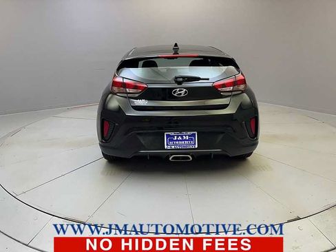 Used 2019 Hyundai Veloster 2.0 Premium FWD image 4