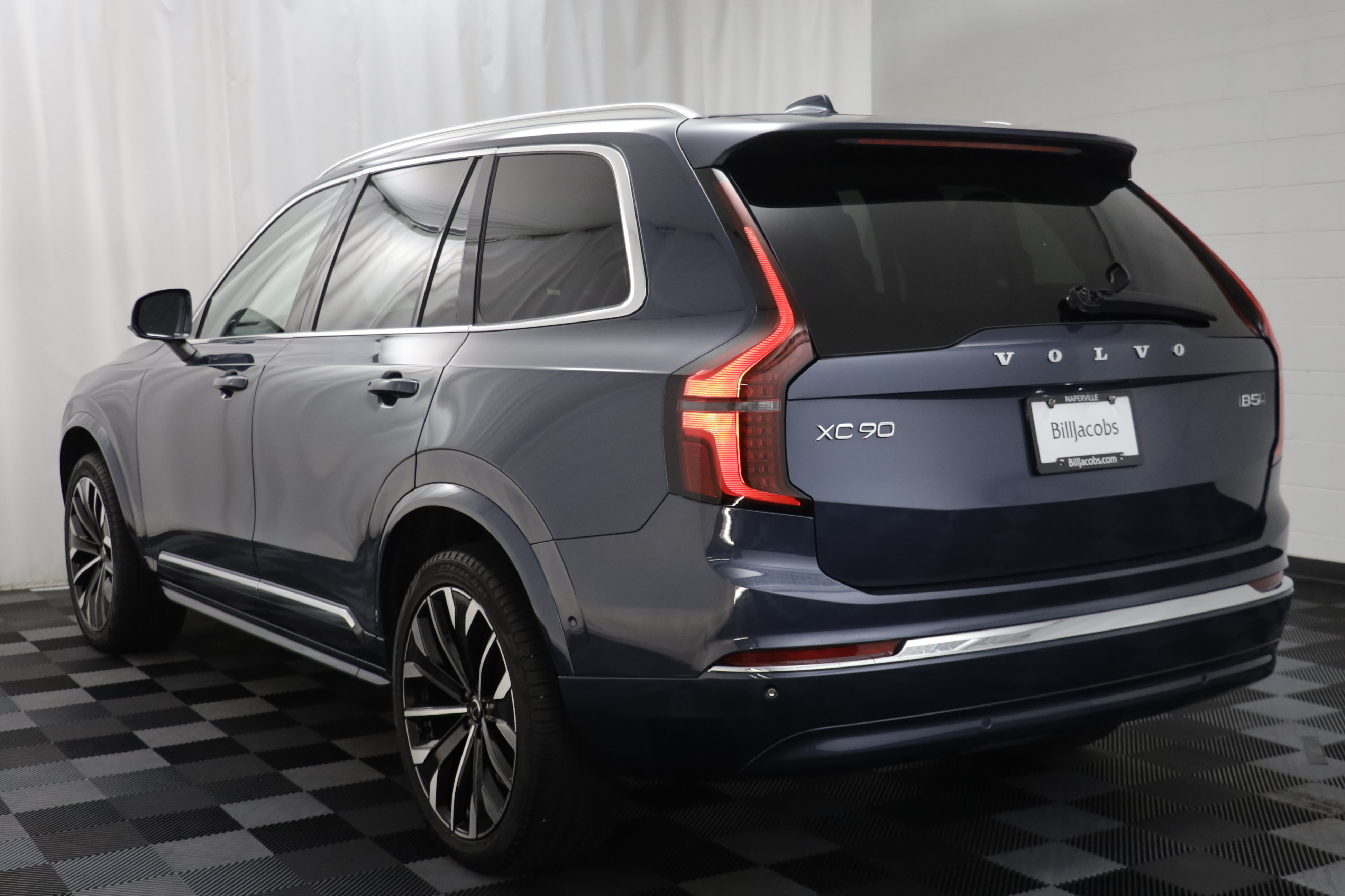 Used 2025 Volvo XC90 B5 Plus AWD/4WD image 15