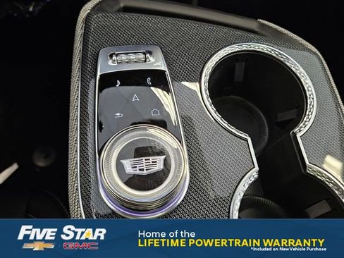 New 2025 Cadillac Optiq Luxury 1 image 25