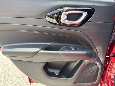 Used 2022 Jeep Compass Limited image 21