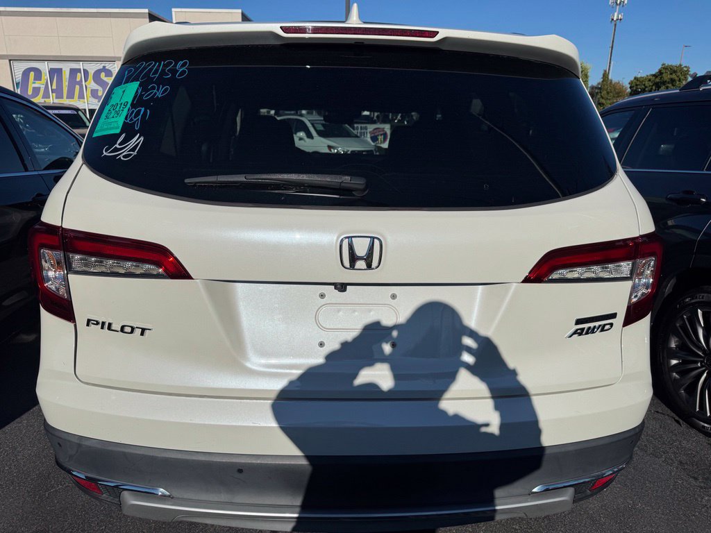 Used 2019 Honda Pilot Touring image 3