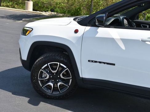 Certified 2024 Jeep Compass Trailhawk w/ Trailhawk Elite Group AWD/4WD image 8