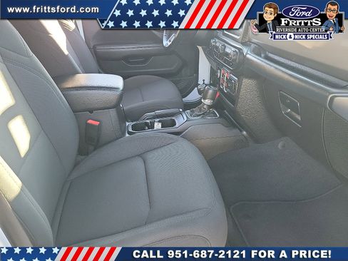 Used 2020 Jeep Wrangler Unlimited Sahara image 14