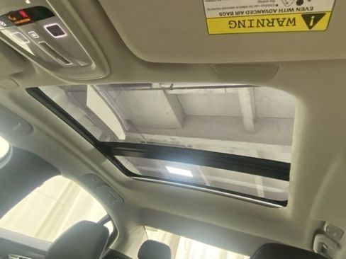 Certified 2025 Volvo S60 B5 Core image 29