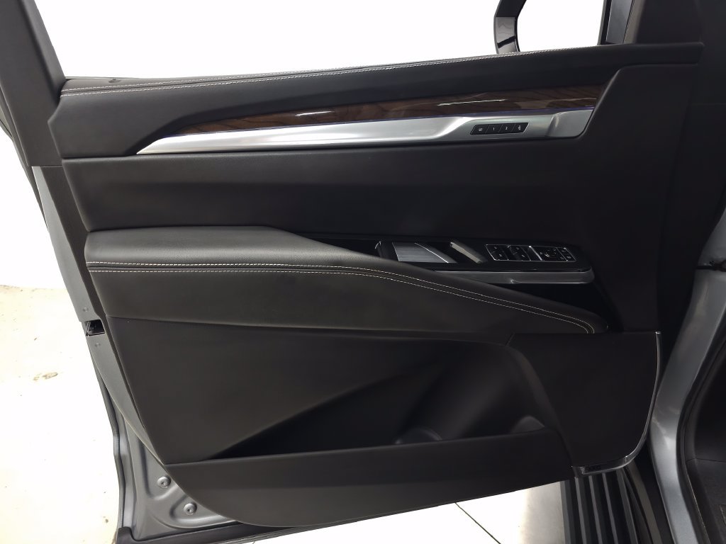 Certified 2025 Cadillac Escalade Sport Platinum w/ LPO, ONYX Package AWD/4WD image 15