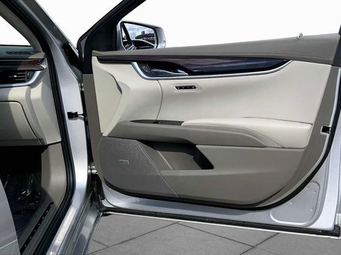 Used 2016 Cadillac XTS Platinum AWD/4WD image 22