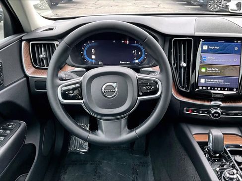 Certified 2023 Volvo XC60 B5 Plus w/ Climate Package image 6