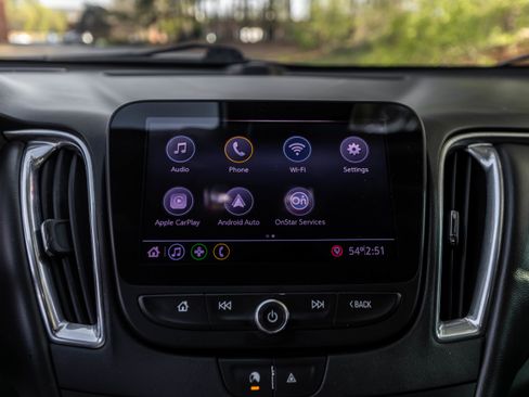 Used 2020 Chevrolet Malibu LT w/ Leather Package image 11