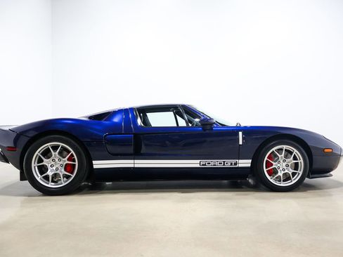 Used 2006 Ford GT RWD image 62