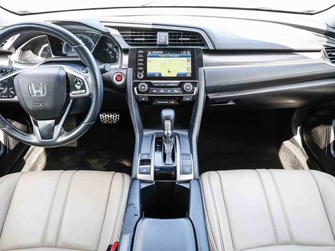 Used 2019 Honda Civic Touring image 15