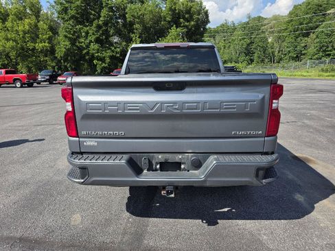 Used 2020 Chevrolet Silverado 1500 Custom w/ Custom Value Package AWD/4WD image 6