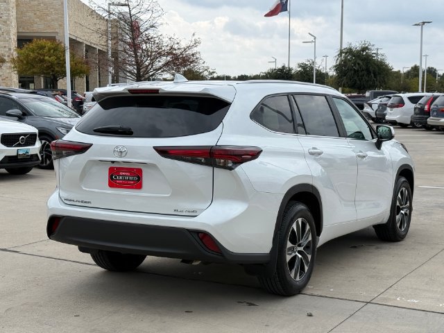 Used 2026 Toyota Highlander XLE AWD/4WD image 4
