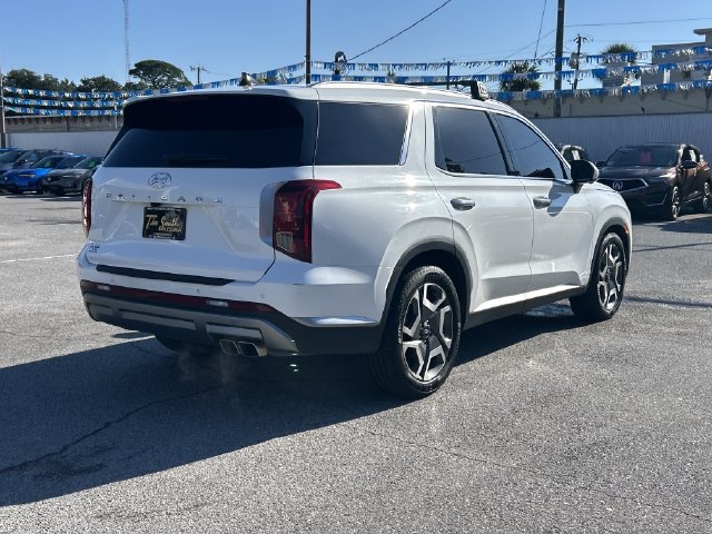 Used 2024 Hyundai Palisade SEL w/ Premium Package FWD image 4