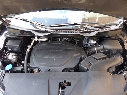 Used 2024 Honda Odyssey Sport image 18