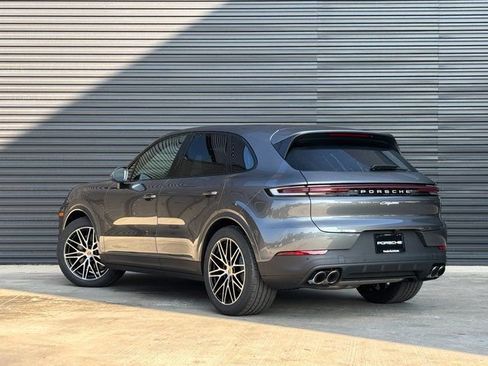 Certified 2026 Porsche Cayenne AWD/4WD image 3