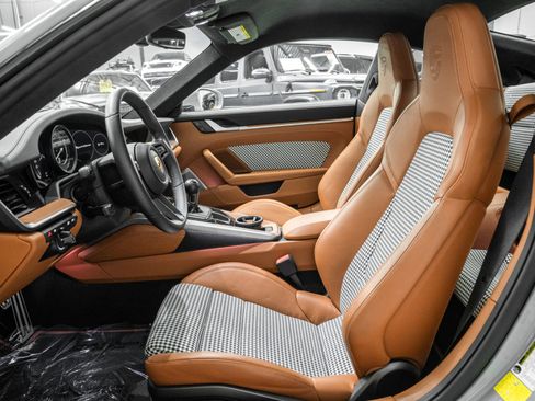 Used 2023 Porsche 911 Sport Classic image 37