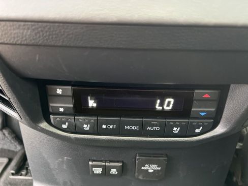 Used 2023 Toyota Sequoia Platinum AWD/4WD image 22