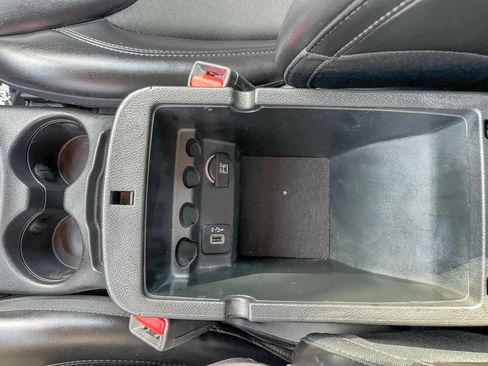 Used 2019 Jeep Cherokee Latitude Plus AWD/4WD image 22