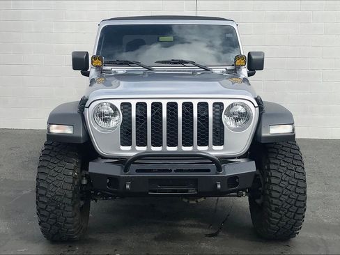 Used 2020 Jeep Gladiator Sport w/ Quick Order Package 24S image 3