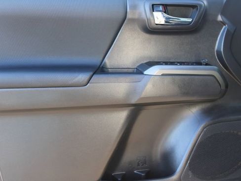 Used 2023 Toyota Tacoma TRD Sport image 11