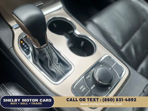 Used 2017 Jeep Grand Cherokee Limited w/ Luxury Group II AWD/4WD image 12