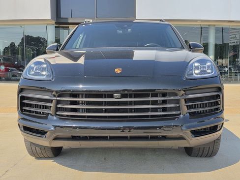 Used 2023 Porsche Cayenne Platinum Edition image 6