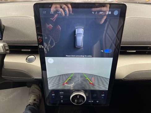 Used 2021 Ford Mustang Mach-E Select image 22