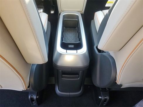 New 2025 Volkswagen ID. Buzz 1st Edition image 17