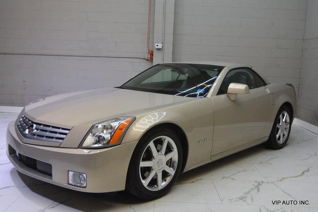 Used 2006 Cadillac XLR RWD image 7