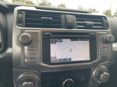 Used 2019 Toyota 4Runner SR5 Premium image 10