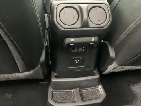 Used 2022 Jeep Wrangler Unlimited Sahara w/ Cold Weather Group AWD/4WD image 34