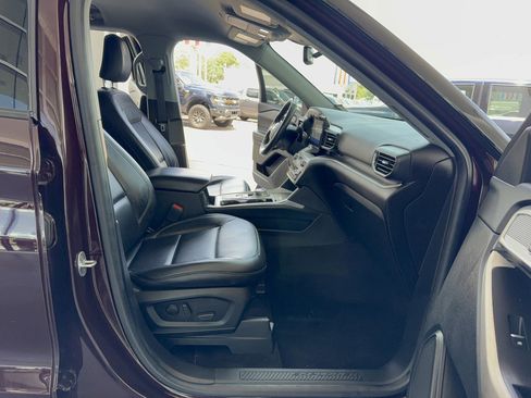 Certified 2022 Ford Explorer XLT w/ Equipment Group 202A RWD image 14